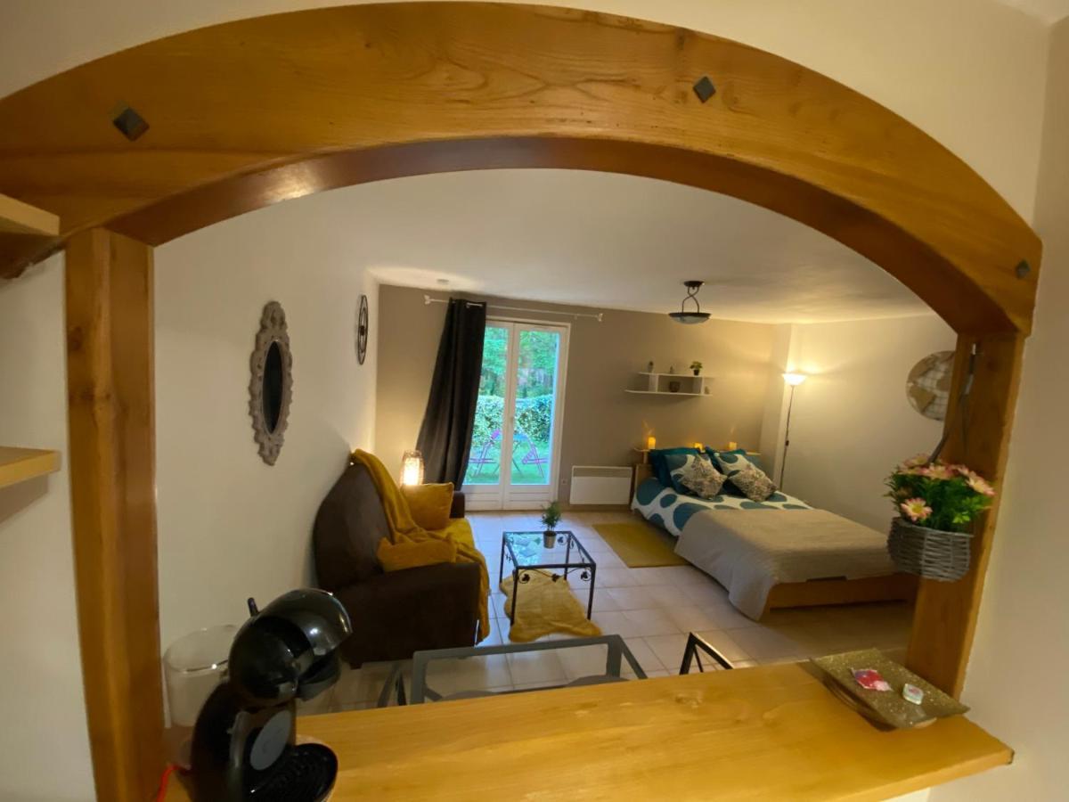 Appartement Cosy Avec Jardin Privatif Et Garage Fontainebleau Kültér fotó